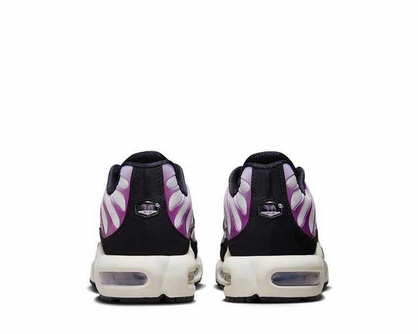 Nike Air Max Plus Nike retro-inspired sneakers