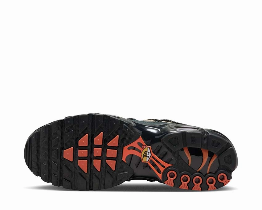 Nike Air Max Plus Utility "Tan Black" Nike retro-inspired sneakers