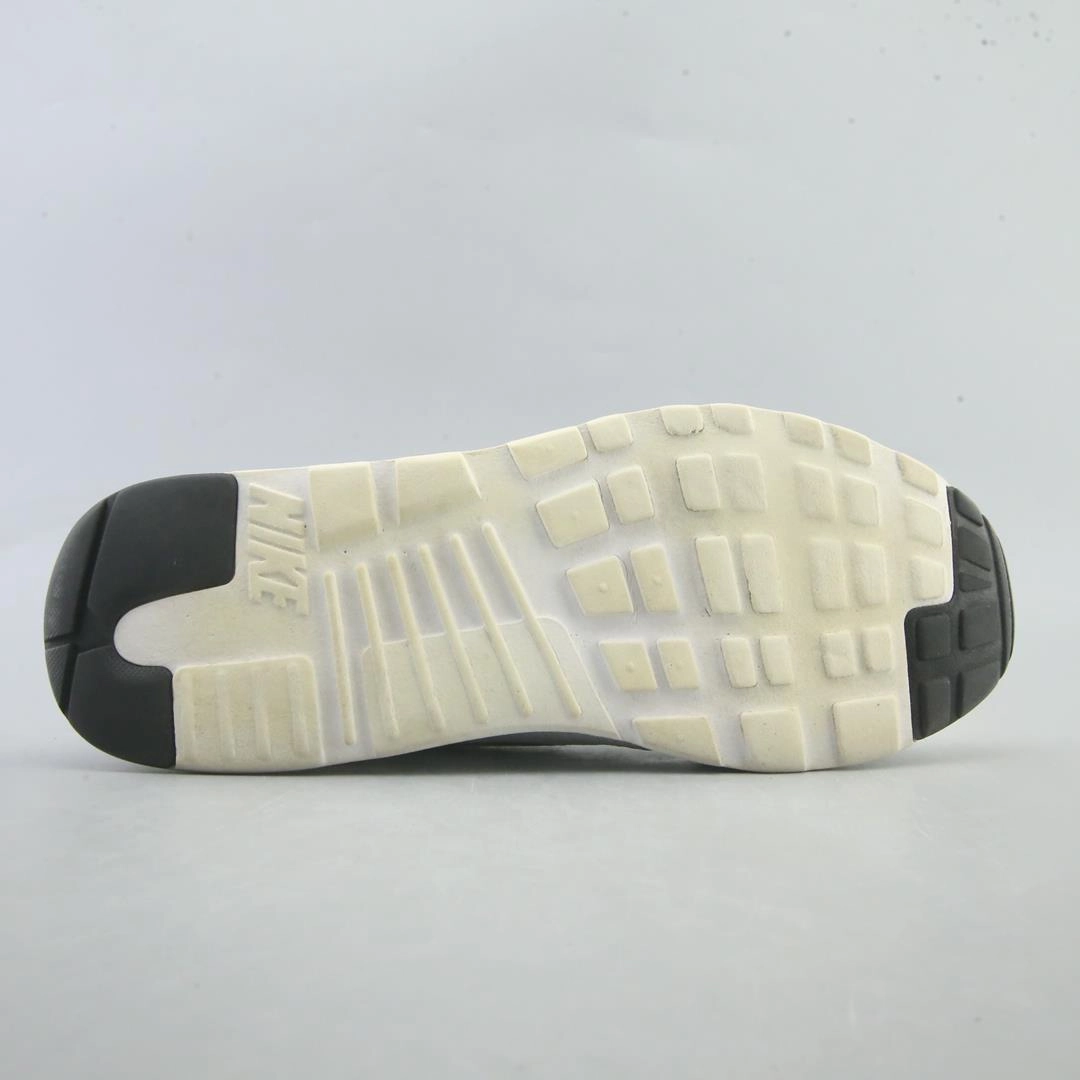 NIKE AIR MAX TAVAS Nike athletic footwear visuals