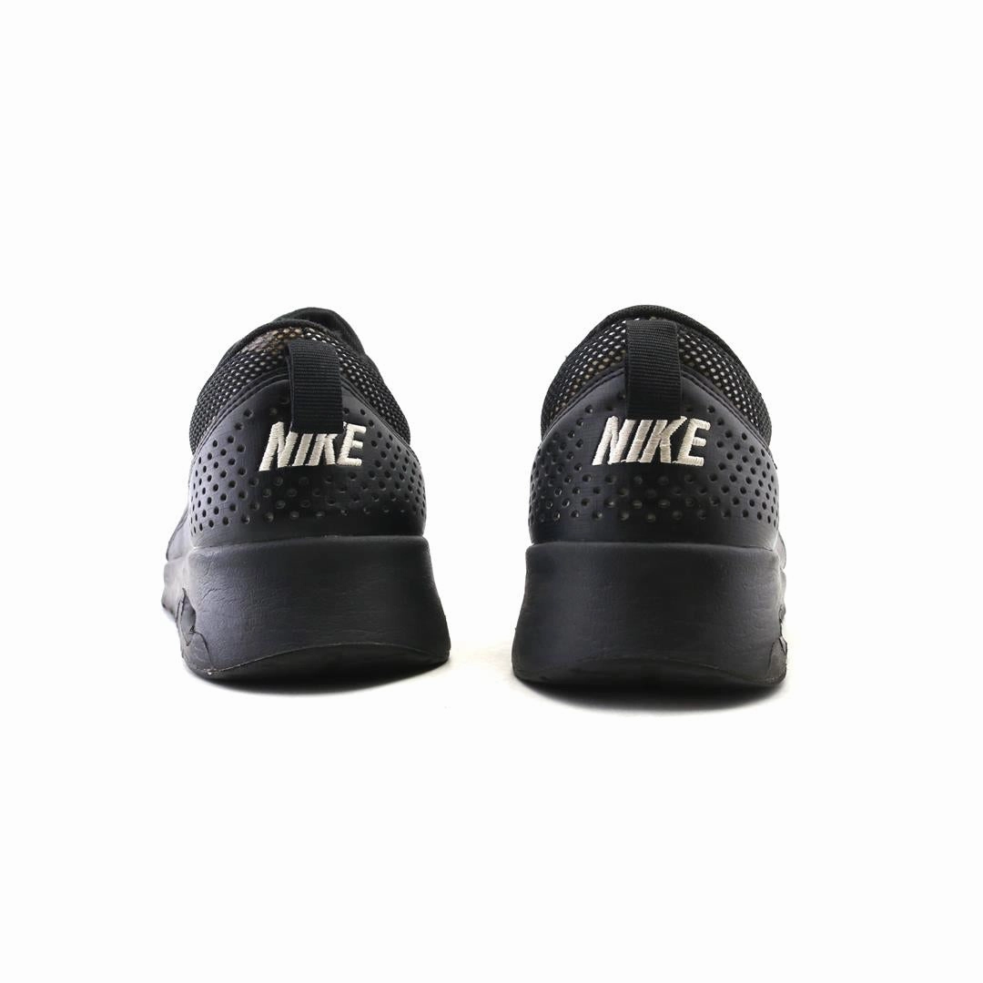 NIKE AIR MAX THEA classic Nike shoe photos
