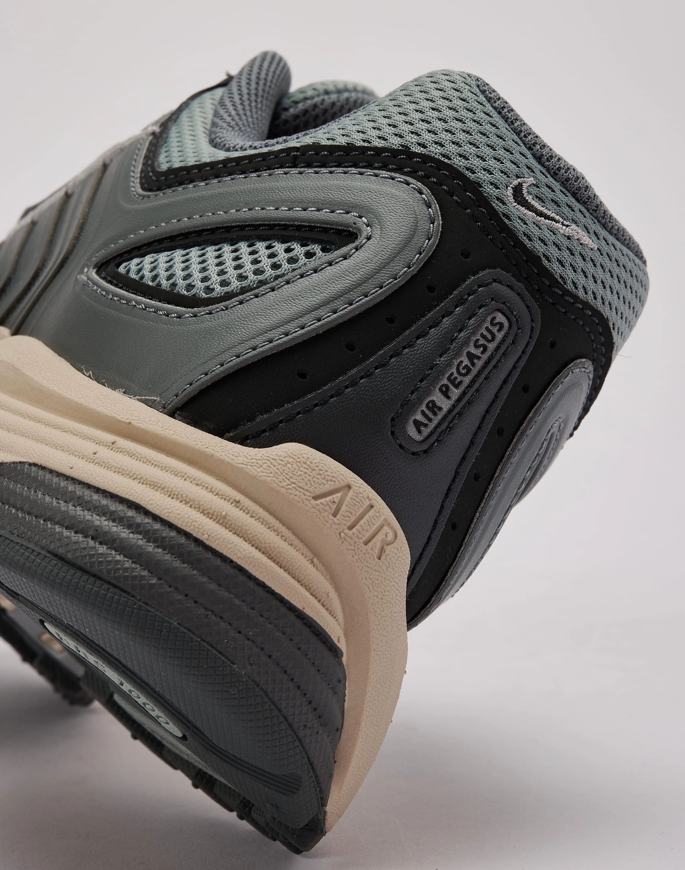 Nike Air Pegasus 2005 Comfort Trainers