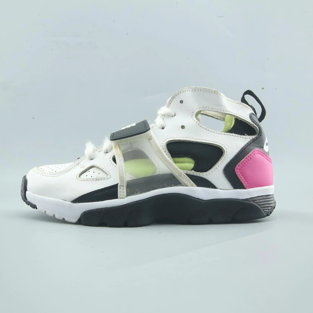 NIKE AIR TRAINER HUARACHE Nike comfortable everyday sneakers