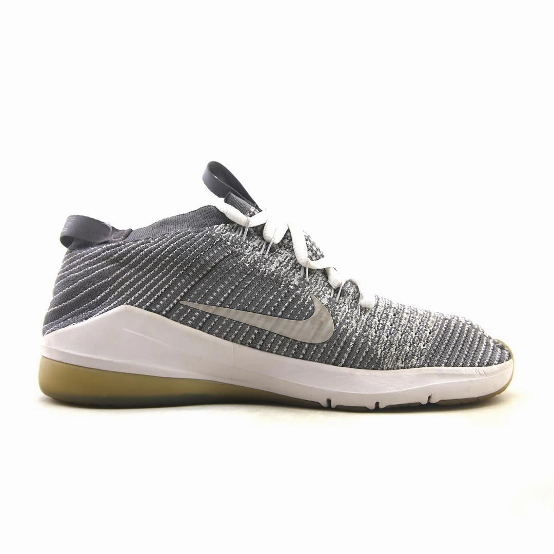 NIKE AIR ZOOM FEARLESS FLYKNIT 2 vibrant Nike shoe colors