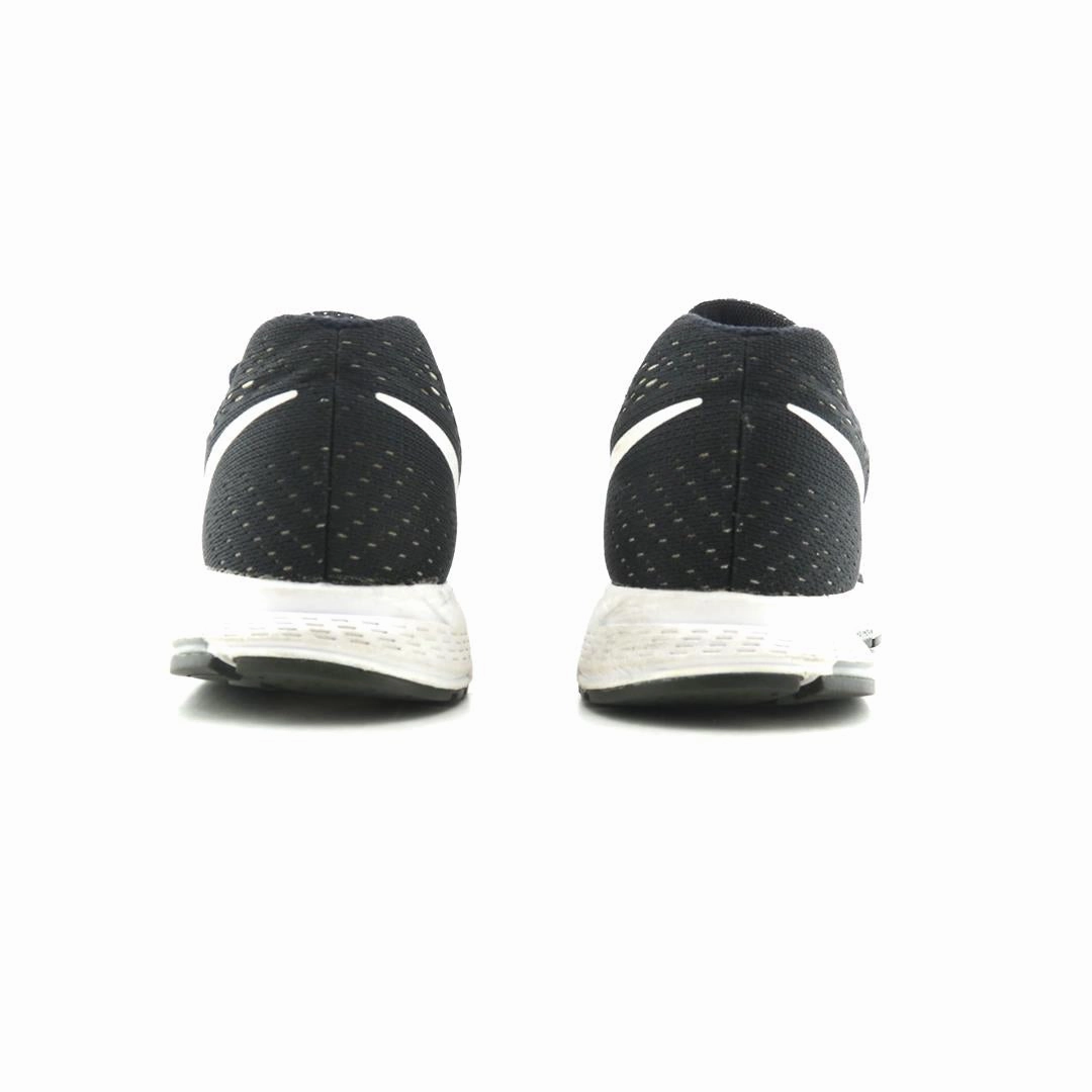 NIKE AIR ZOOM PEGASUS 32 classic Nike shoe photos