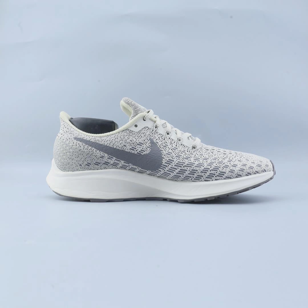 NIKE AIR ZOOM PEGASUS 35 Nike sneaker detail shots