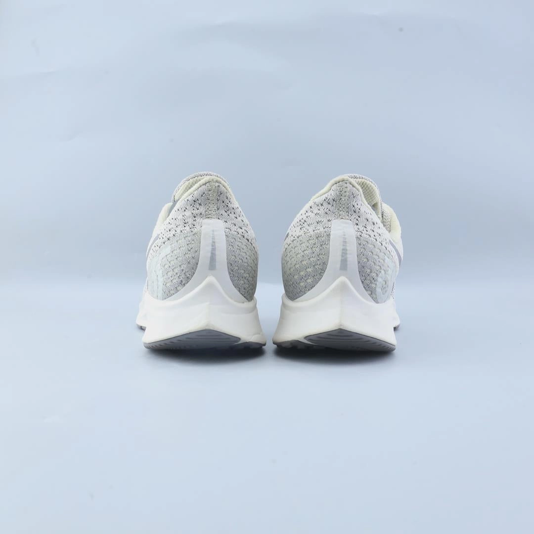 NIKE AIR ZOOM PEGASUS 35 Nike sneaker detail shots
