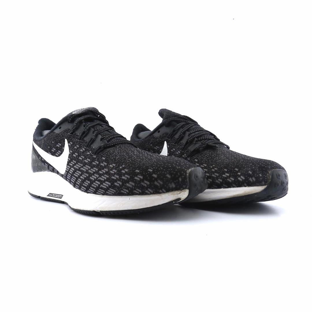 NIKE AIR ZOOM PEGASUS 35 sporty Nike shoe designs