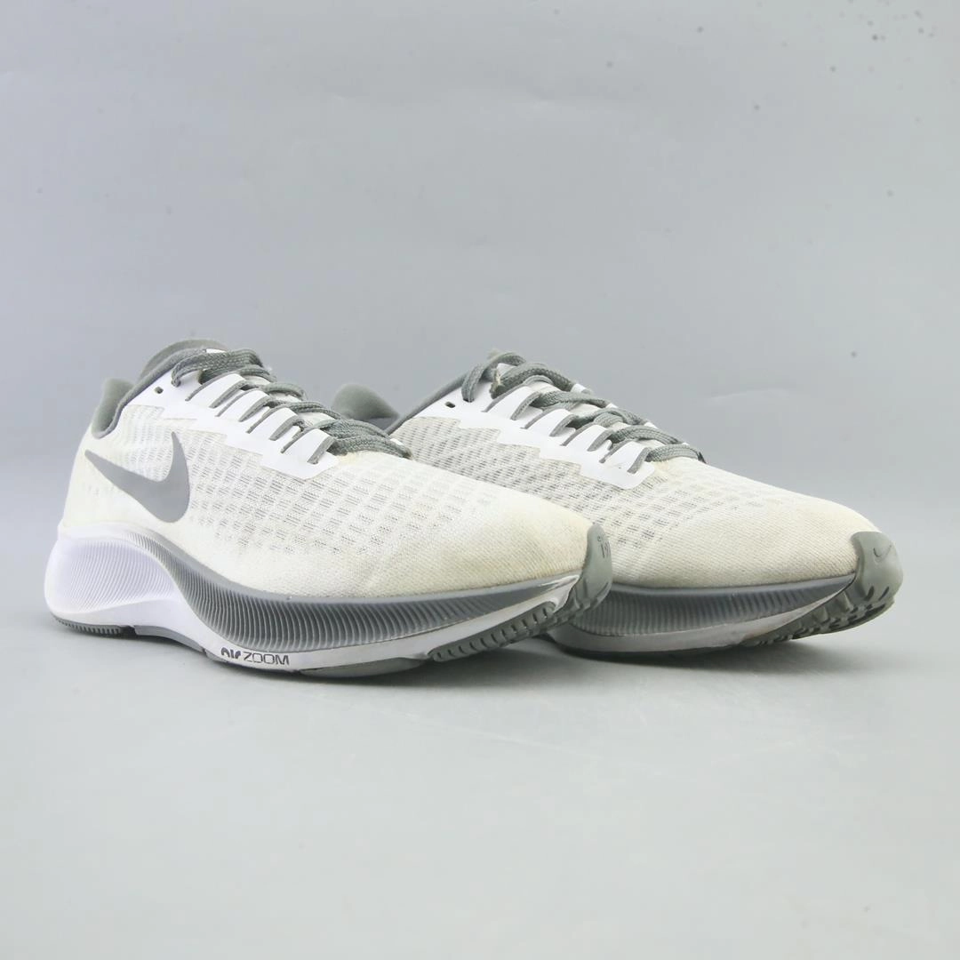 NIKE AIR ZOOM PEGASUS 37 sleek Nike sneaker angles