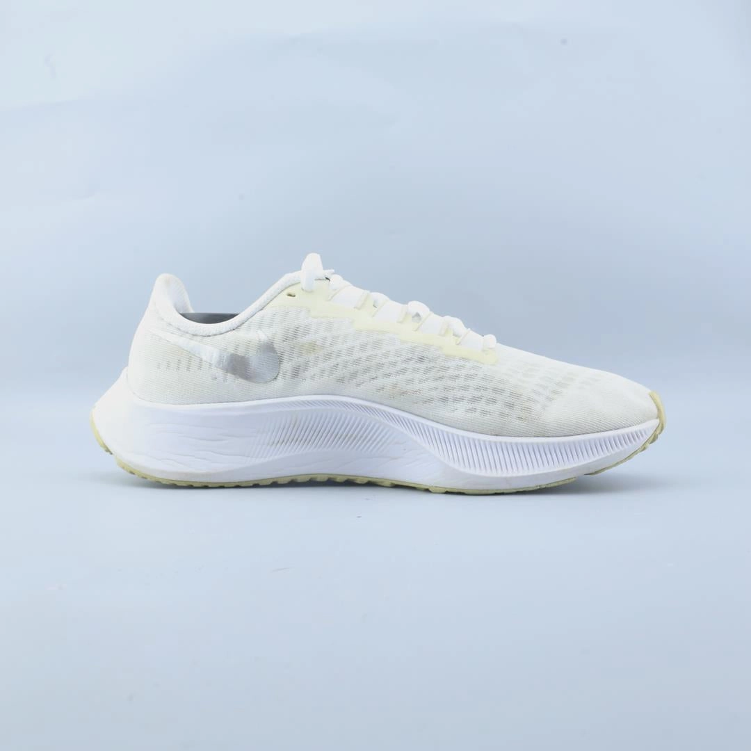 NIKE AIR ZOOM PEGASUS 37 stylish Nike trainer looks