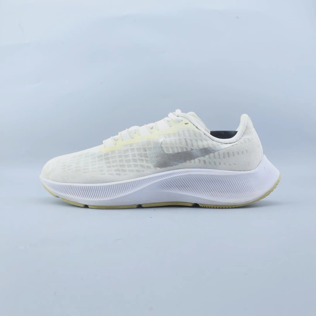 NIKE AIR ZOOM PEGASUS 37 Nike bold colorway footwear