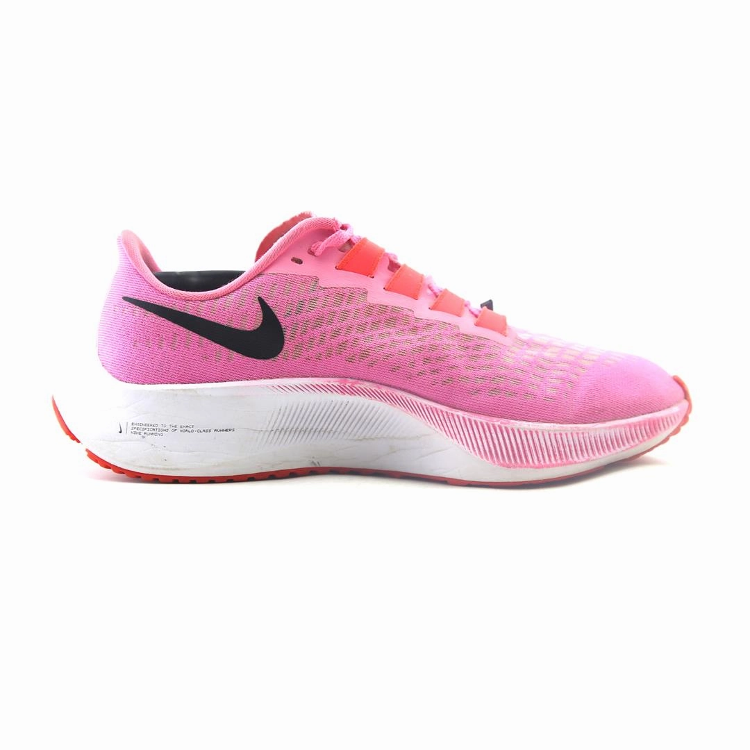 NIKE AIR ZOOM PEGASUS 37 vibrant Nike shoe colors