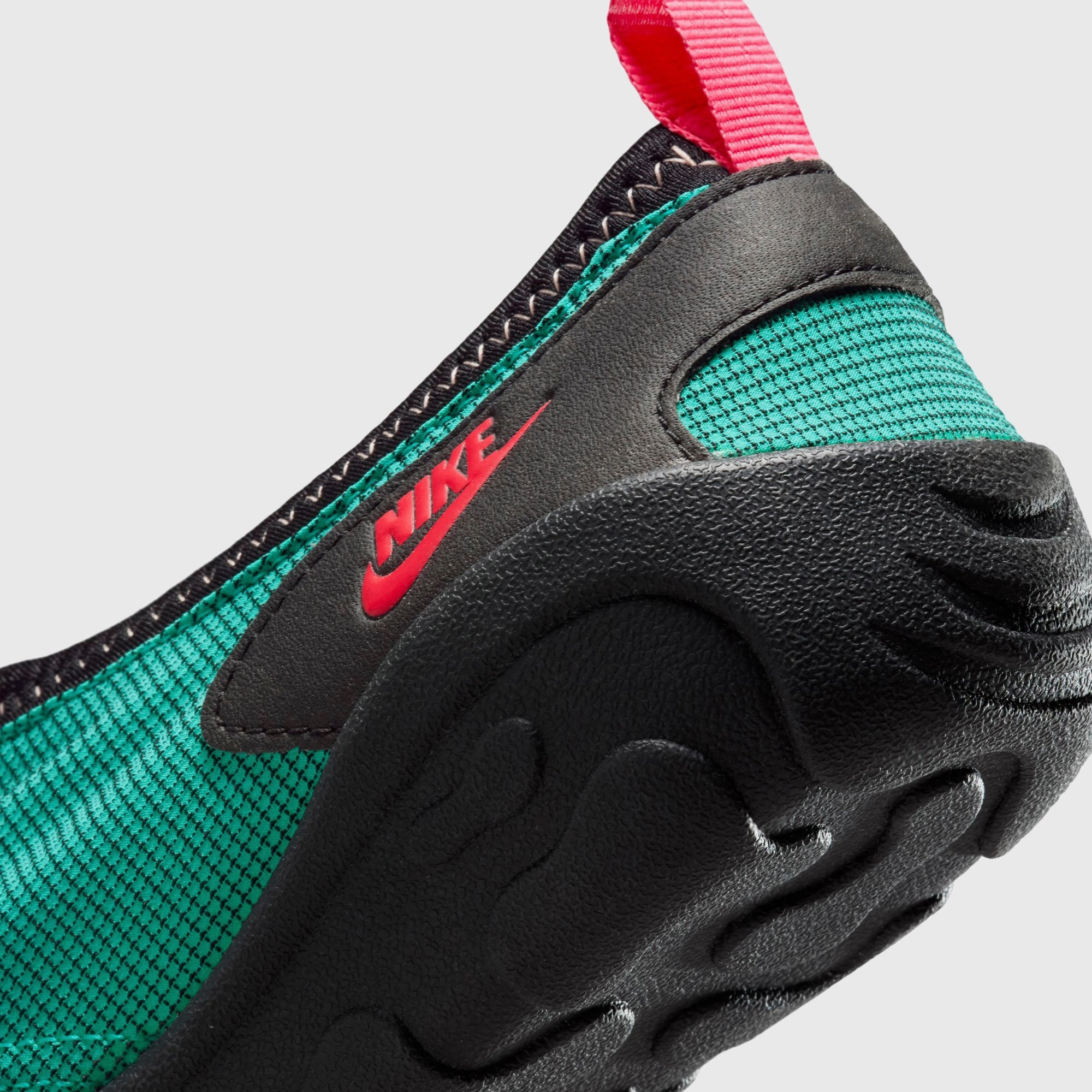Nike Aqua Turf - Turbo Green / Black / Washed Coral / Team Scarlet Nike performance sneakers