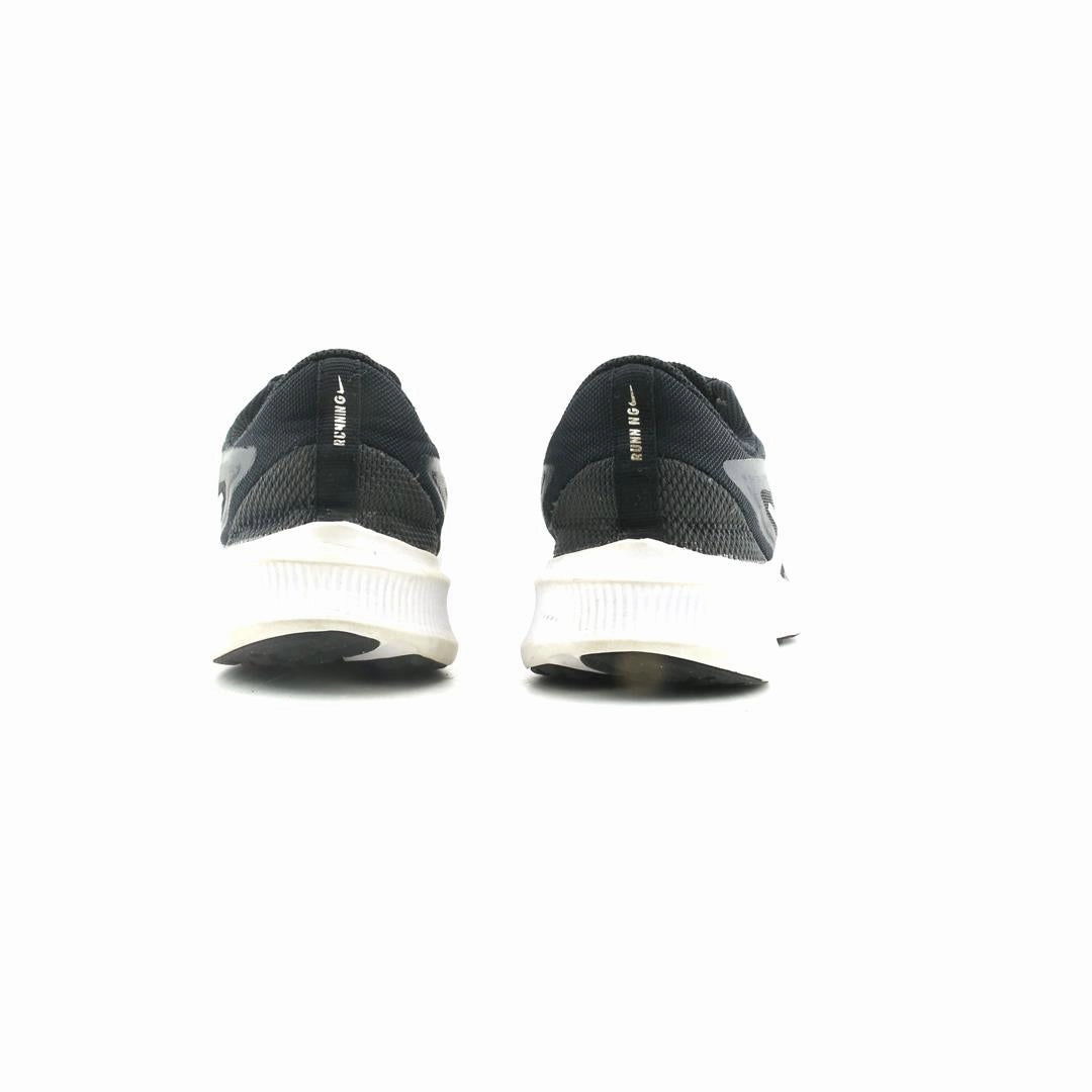 NIKE  DOWNSHIFTER 10 sleek Nike sneaker angles