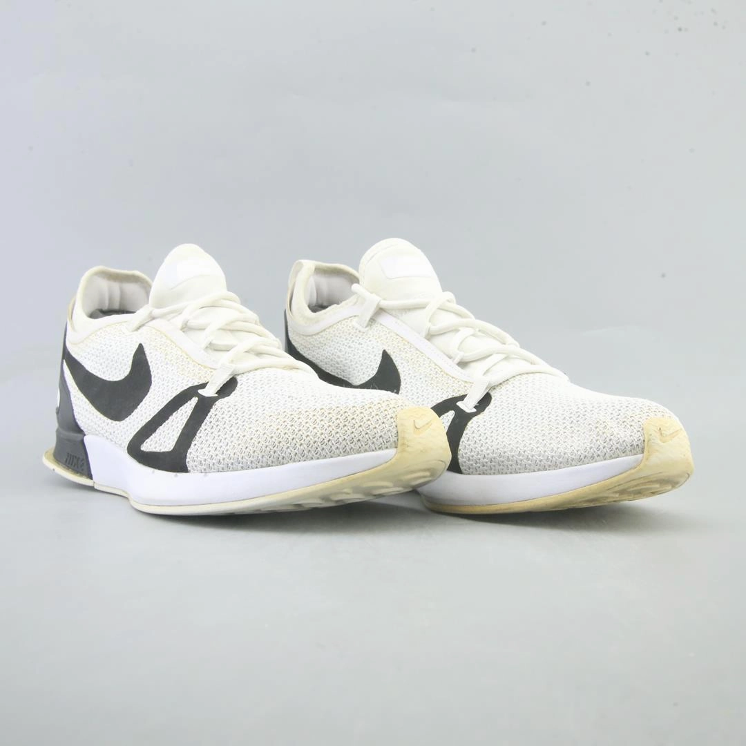 NIKE DUEL RACER Nike sneaker detail shots