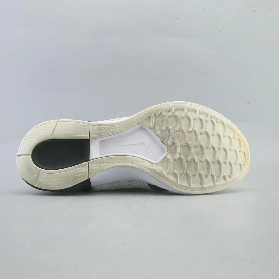 NIKE DUEL RACER Nike sneaker detail shots