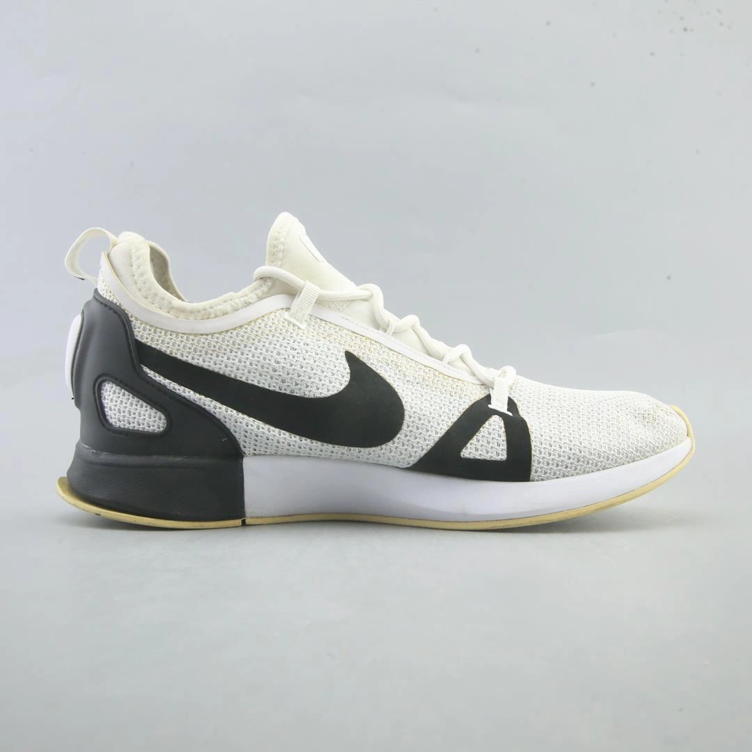 NIKE DUEL RACER Nike sneaker detail shots