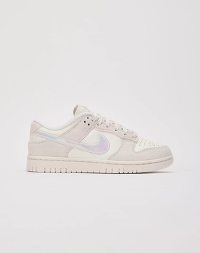 Nike Dunk Low Nike casual sneakers with modern design