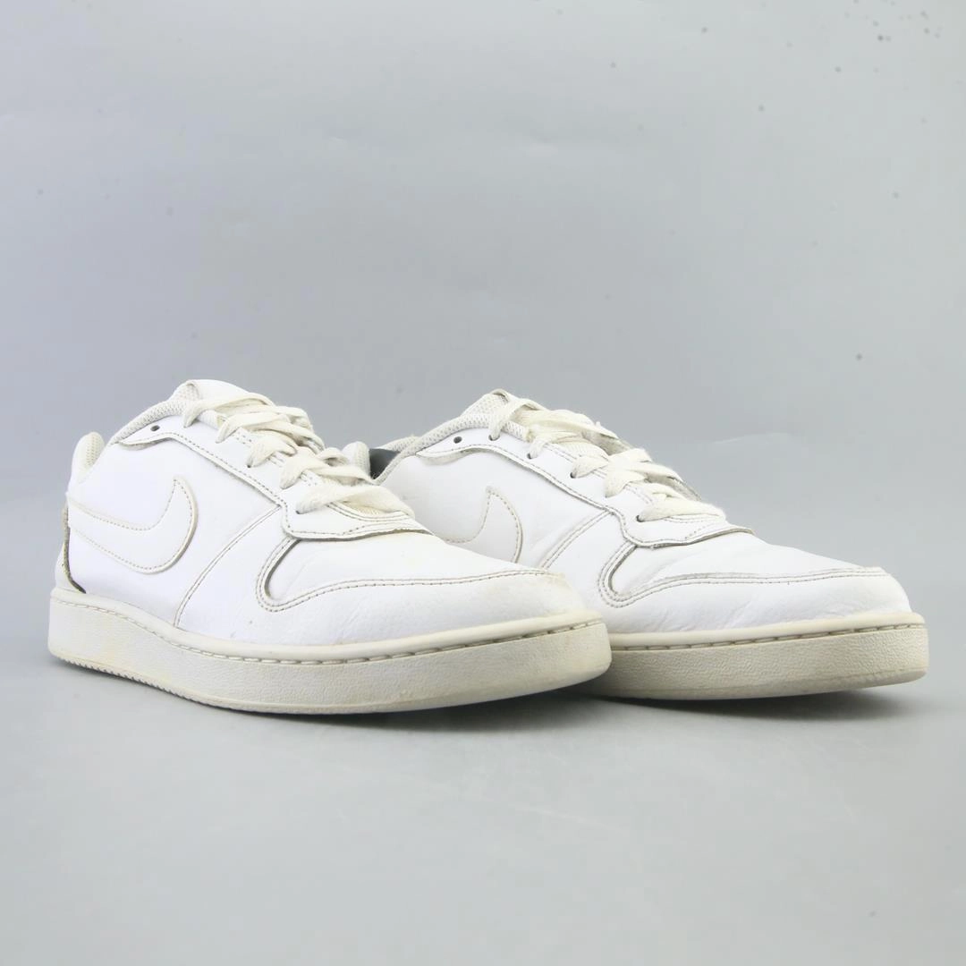 NIKE EBERNON LOW sleek Nike sneaker angles