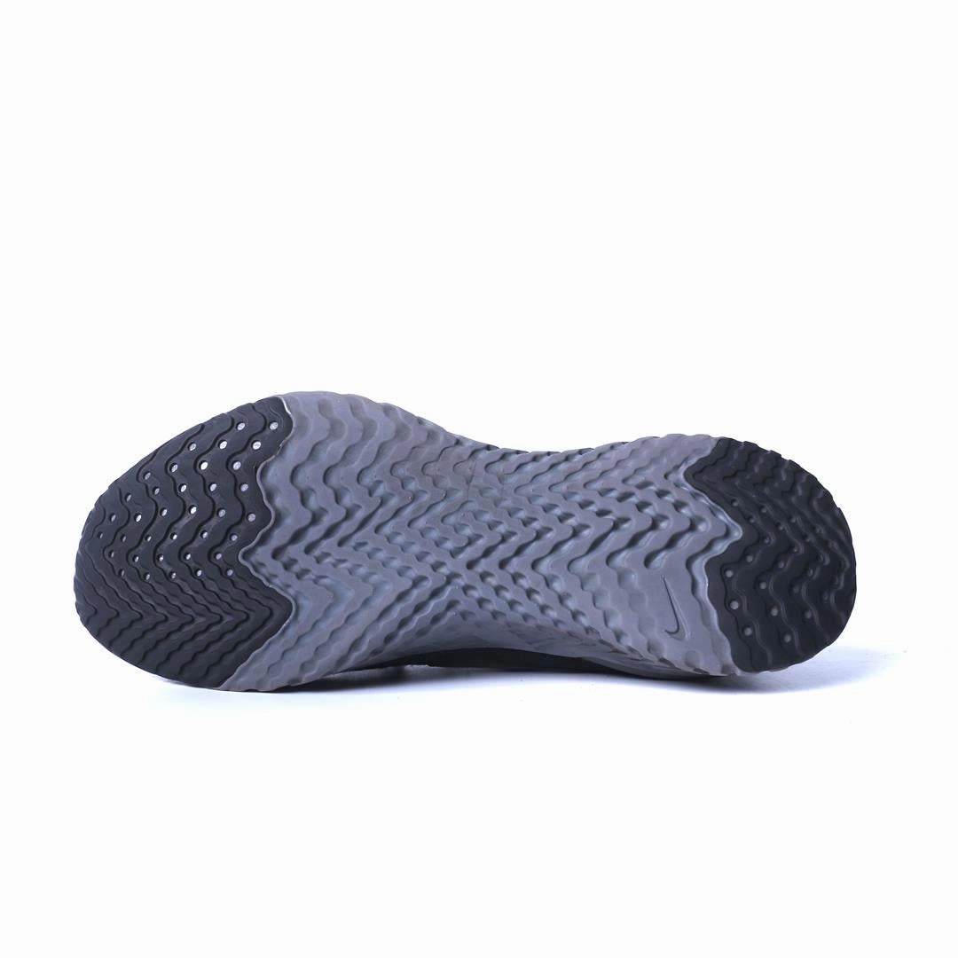 NIKE  EPIC REACT FLYKNIT 2 stylish Nike trainer looks