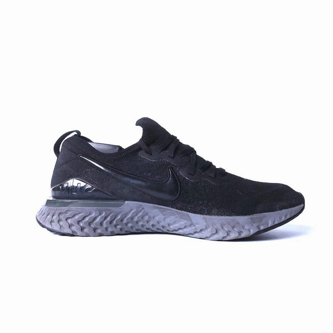 NIKE  EPIC REACT FLYKNIT 2 stylish Nike trainer looks