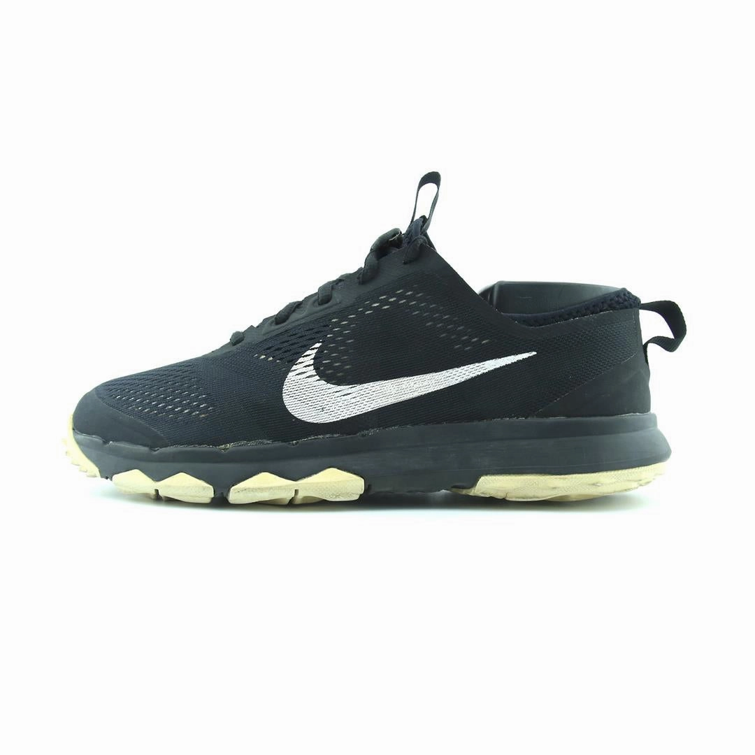 NIKE FI BERMUDA Nike sleek running shoe styles
