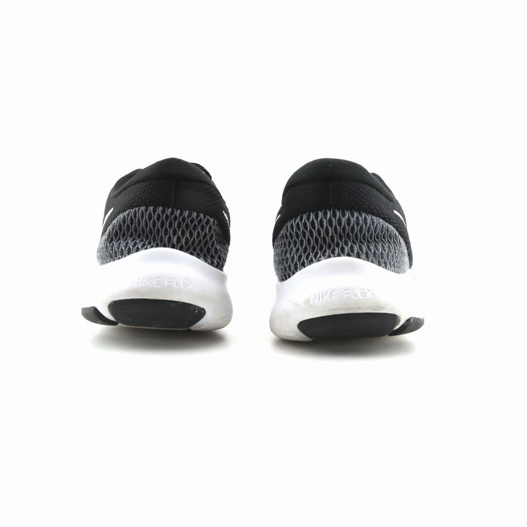 NIKE FLEX EXPERIENCE RN 7 classic Nike shoe photos