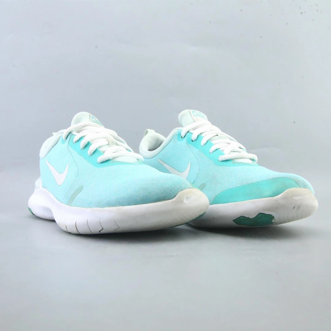 NIKE FLEX EXPERIENCE RN 8 Nike running shoe close-ups