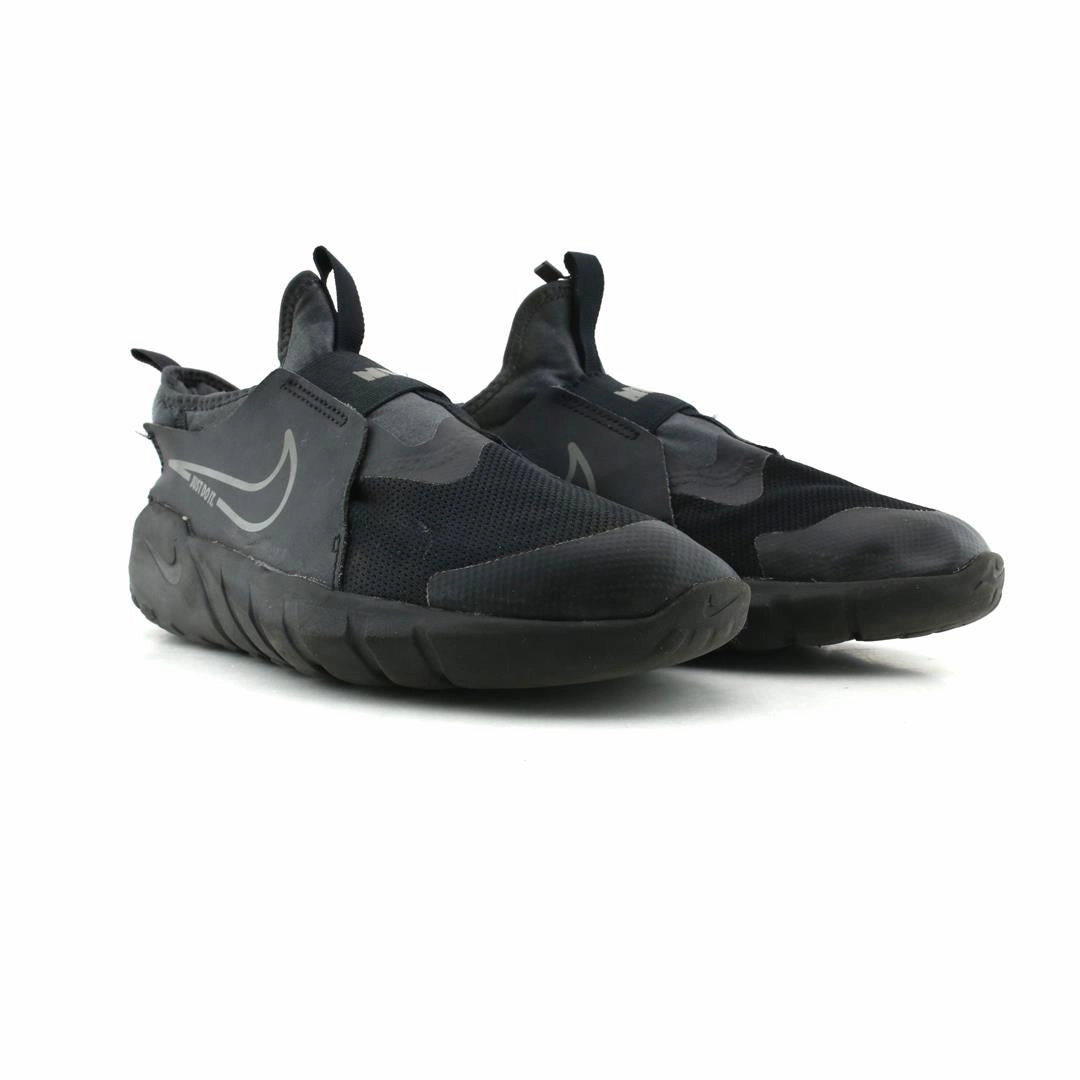 NIKE FLEX RUNNER 2 sleek Nike sneaker angles