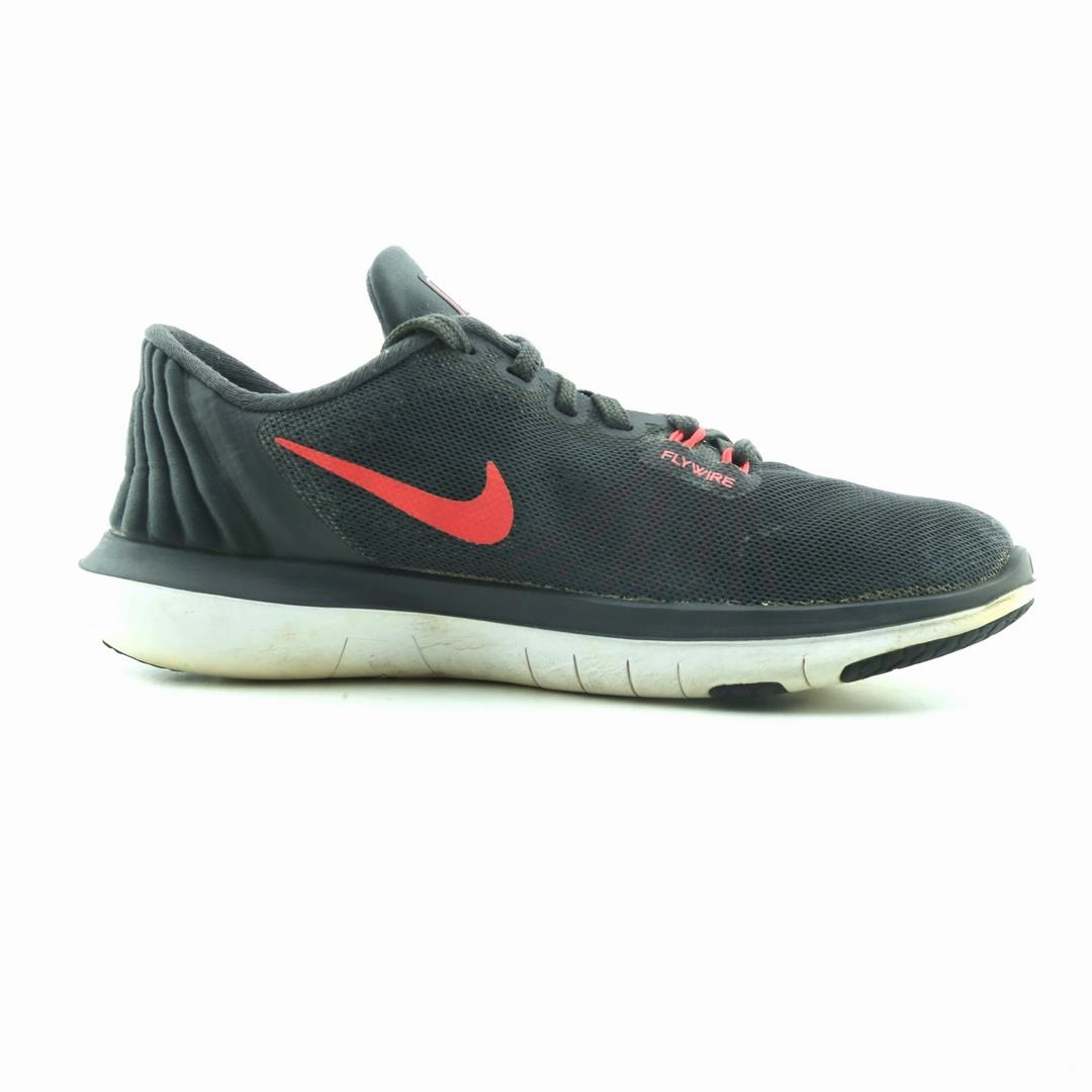 NIKE FLEX SUPREME TR 5 classic Nike shoe photos