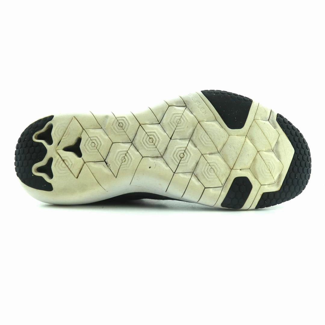 NIKE FLEX SUPREME TR 5 classic Nike shoe photos