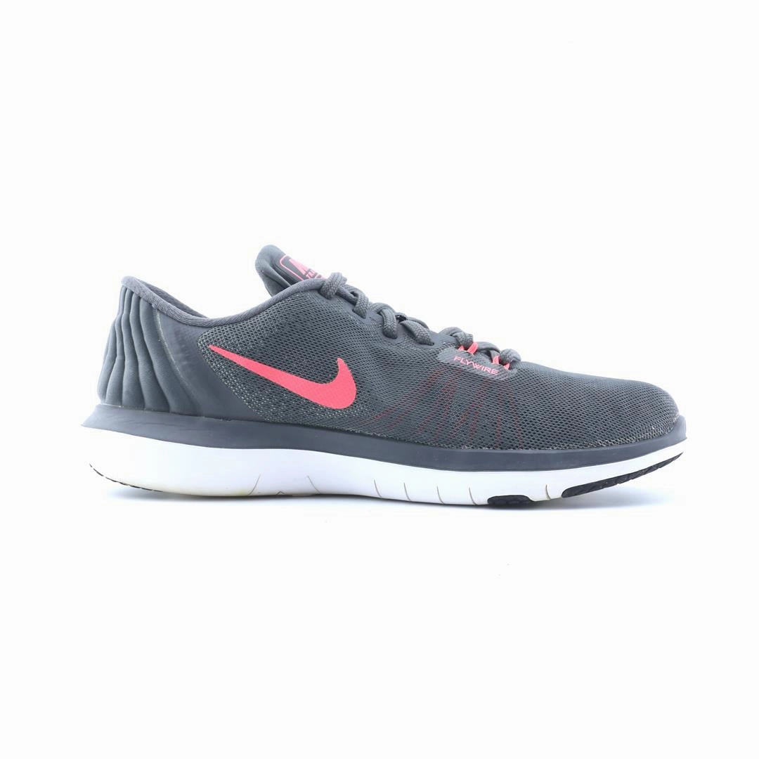 NIKE FLEX SUPREME TR 5 stylish Nike trainer looks
