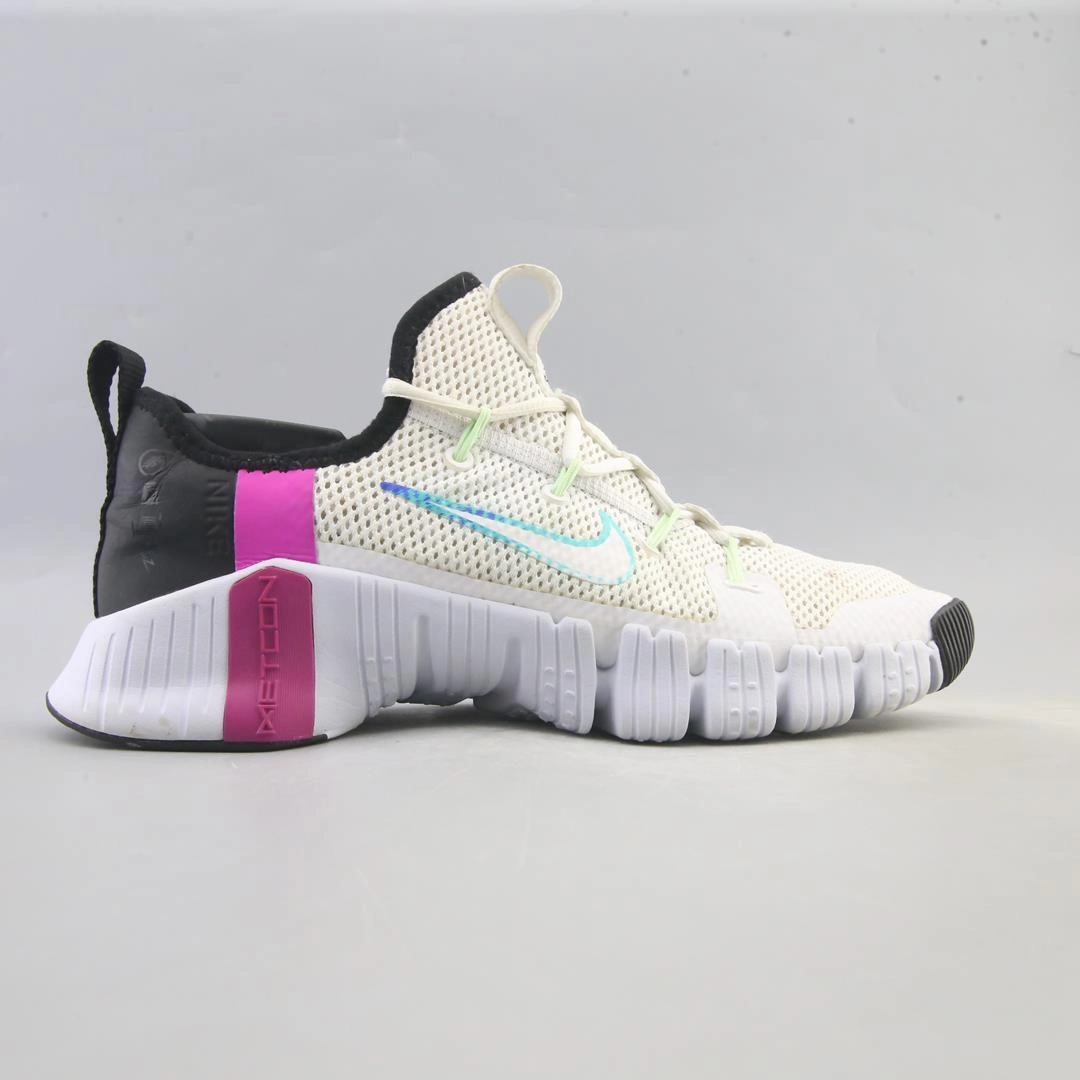 NIKE FREE METCON 3 vibrant Nike shoe colors