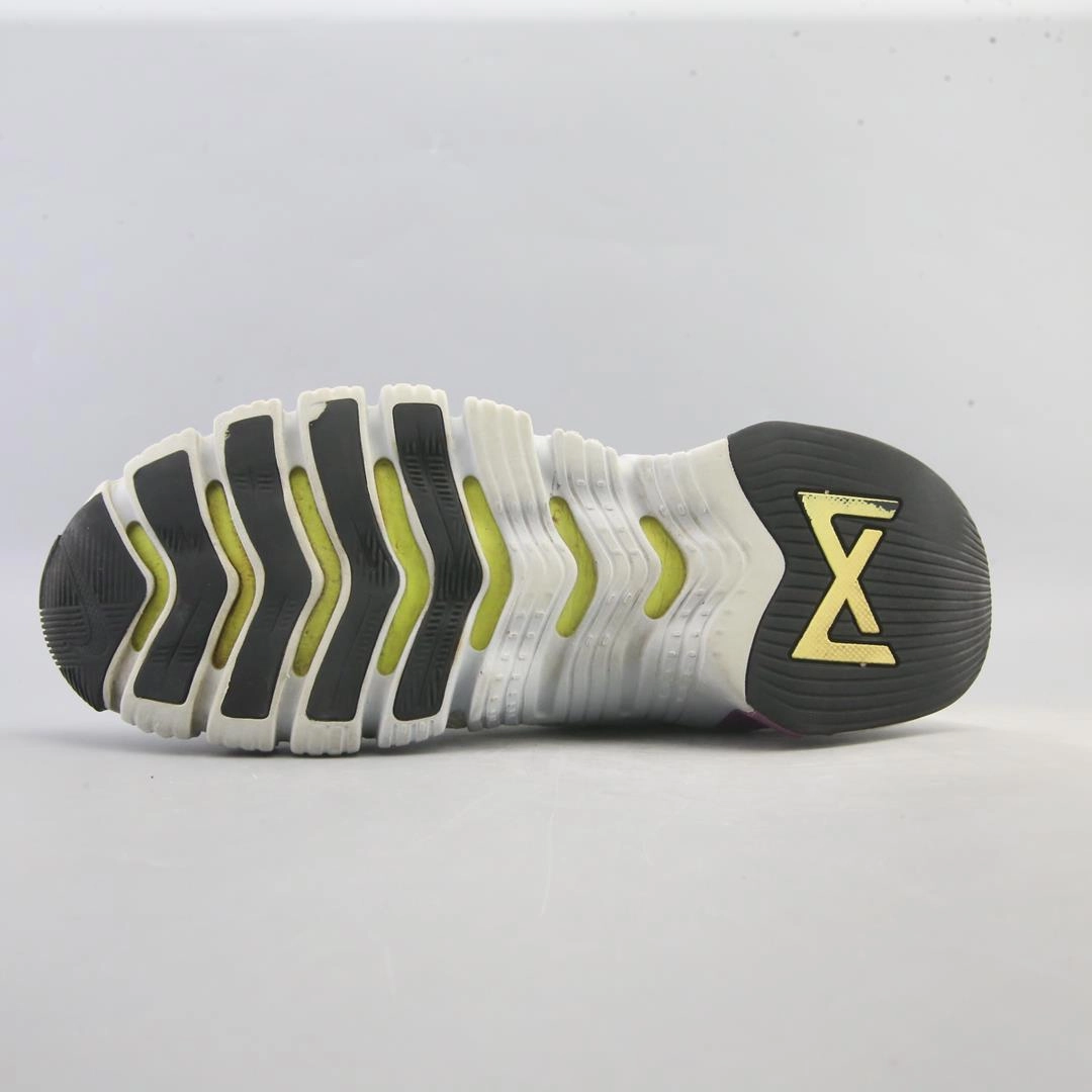 NIKE  FREE METCON 4 sporty Nike shoe designs