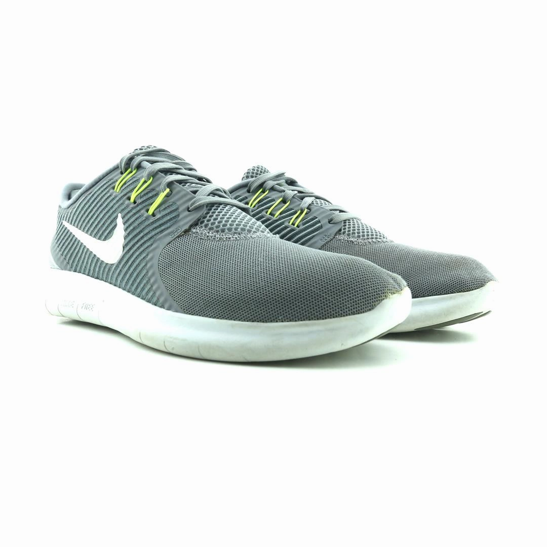 NIKE FREE RN CMTR Nike lifestyle footwear visuals