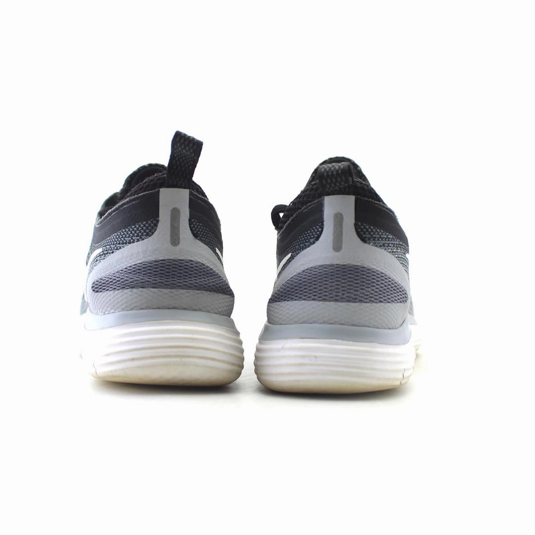 NIKE FREE RN DISTANCE 2 sleek Nike sneaker angles