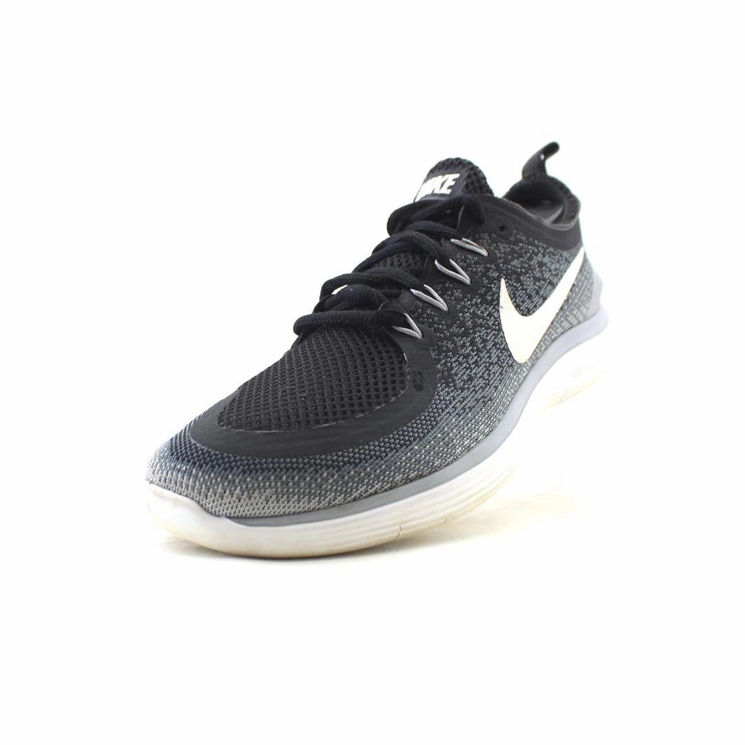 NIKE FREE RN DISTANCE 2 sleek Nike sneaker angles