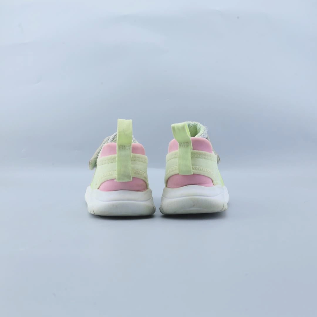 NIKE FREE RN LOW Nike athletic footwear visuals