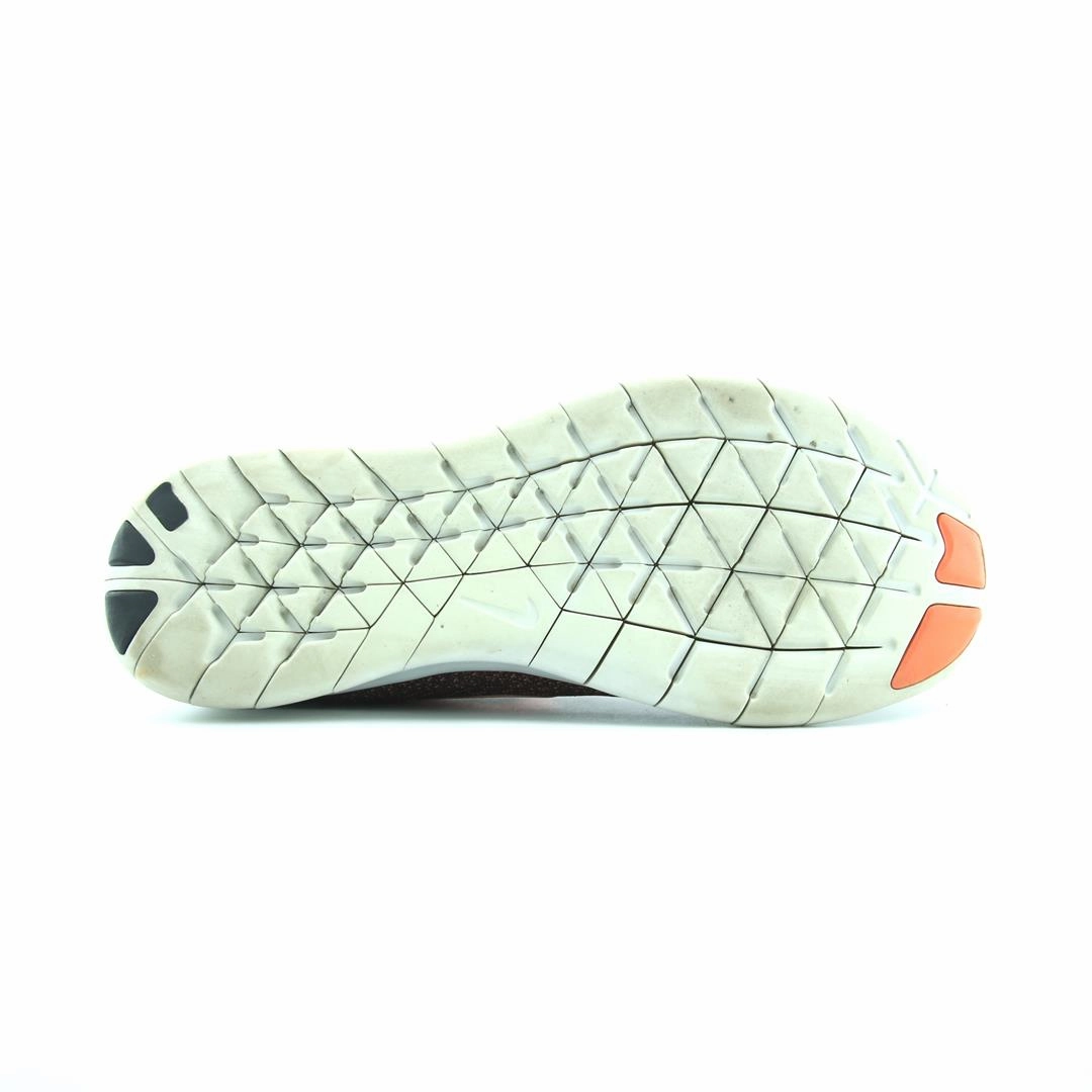 NIKE FREE RN Nike sneaker detail shots