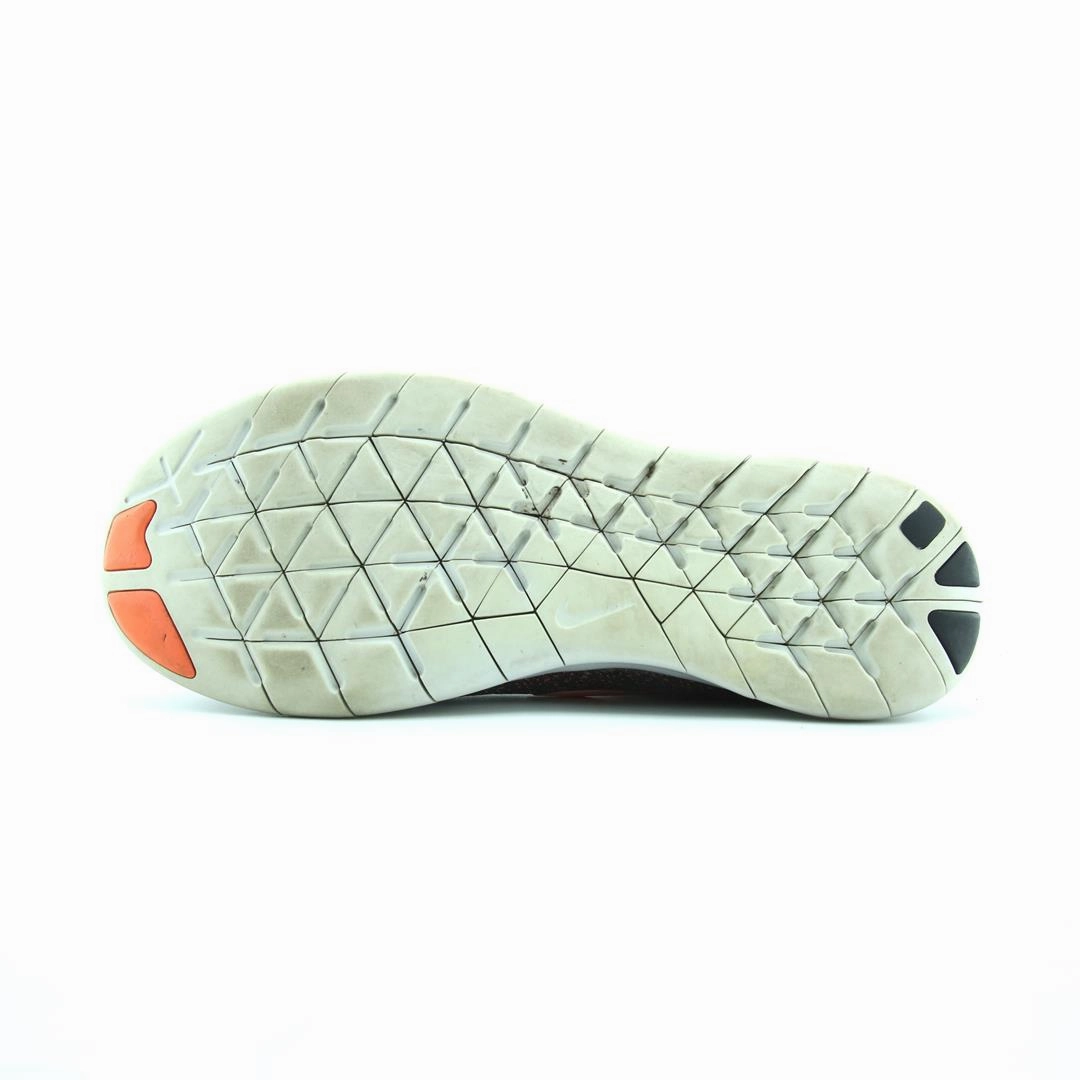 NIKE FREE RN Nike sneaker detail shots