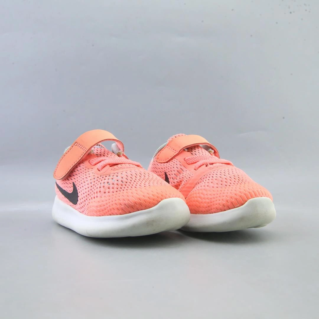 NIKE FREE RUN Nike casual shoe imagery
