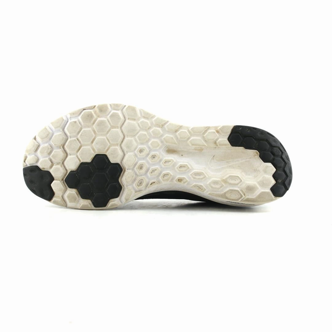NIKE FS LITE TRAINER 3 sleek Nike sneaker angles