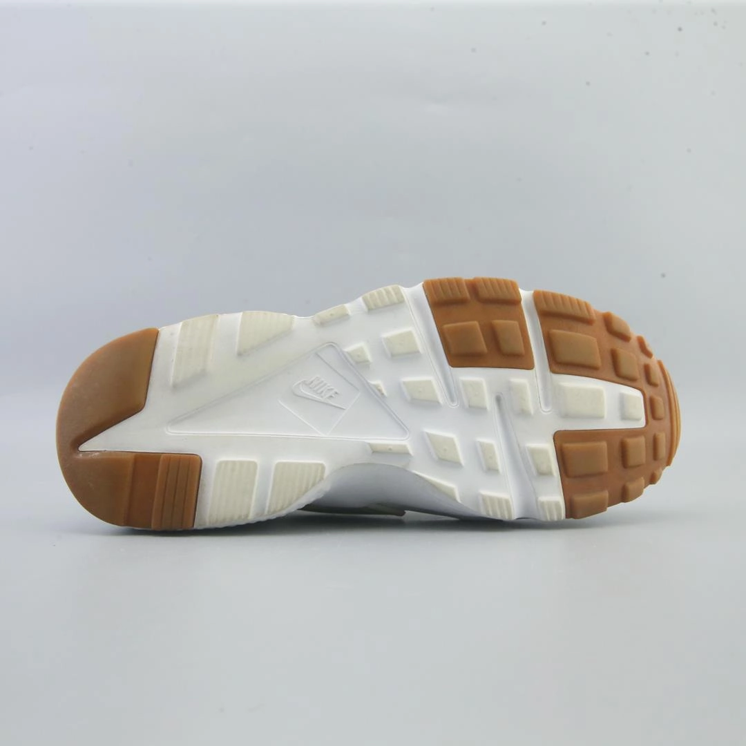 NIKE  HUARACHE RUN Nike performance shoe shots