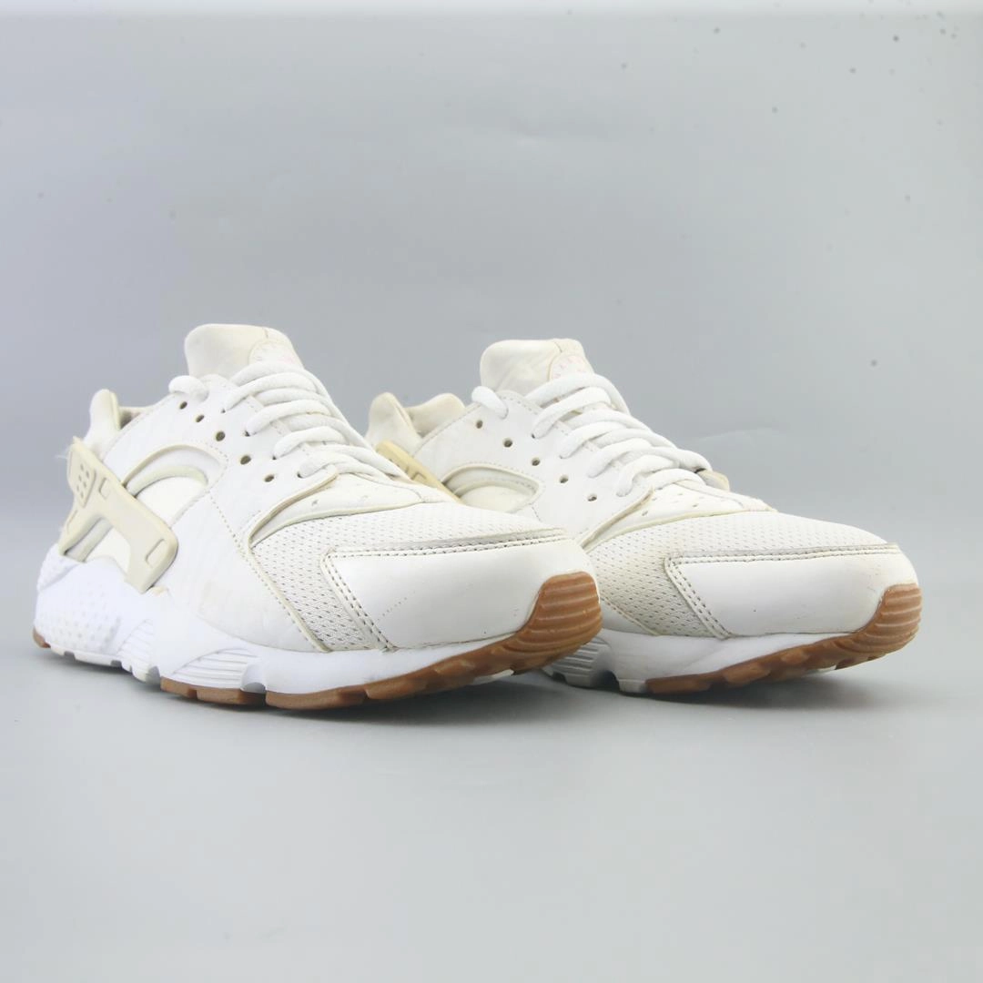 NIKE  HUARACHE RUN Nike performance shoe shots