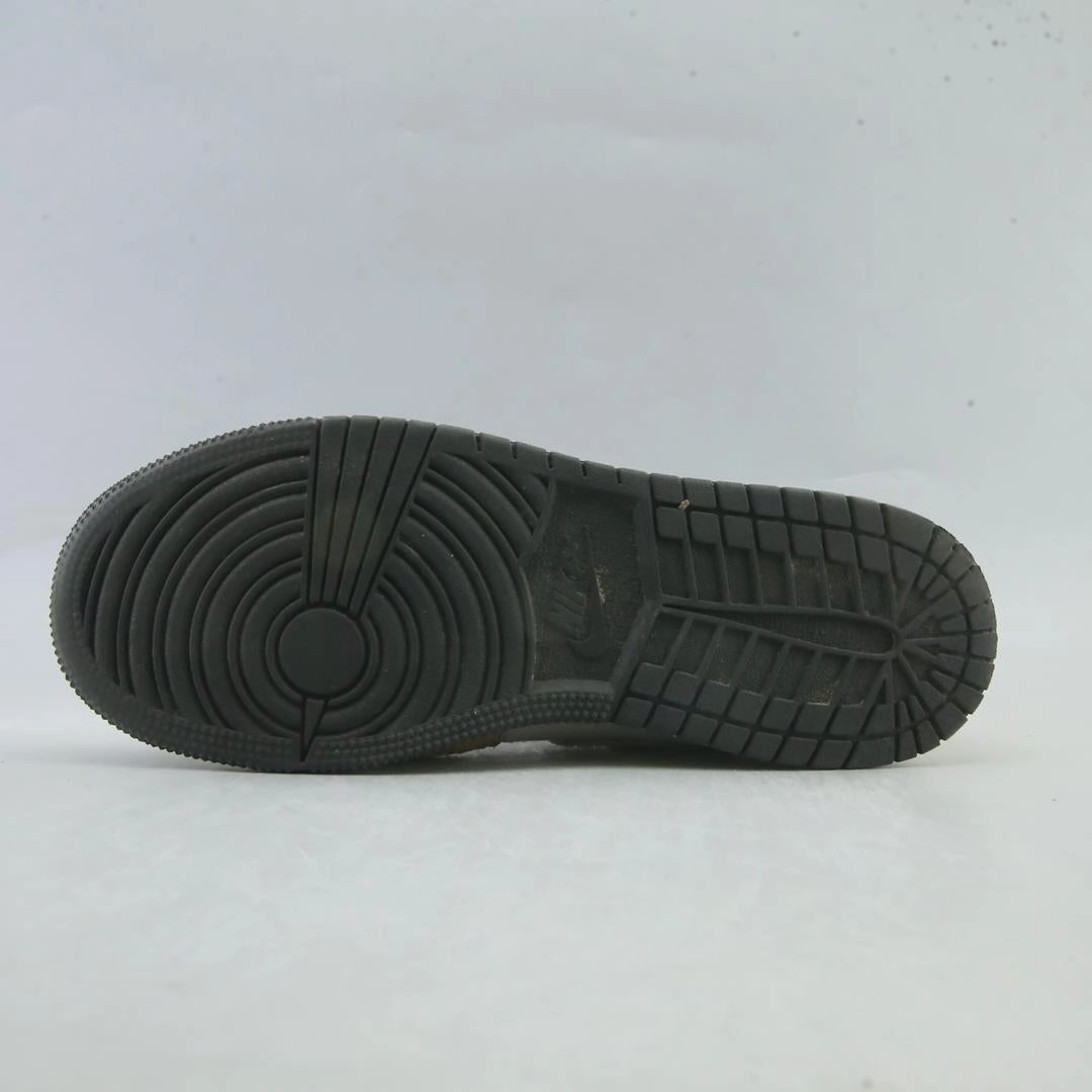 NIKE JORDAN 1 MID SE stylish Nike trainer looks
