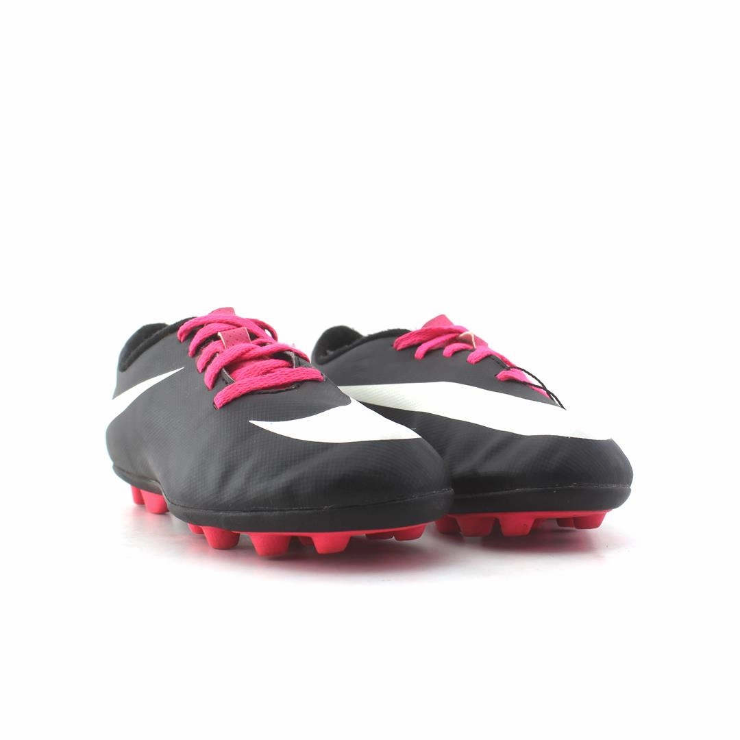 NIKE  JR BRAVATA FG Nike running shoe close-ups