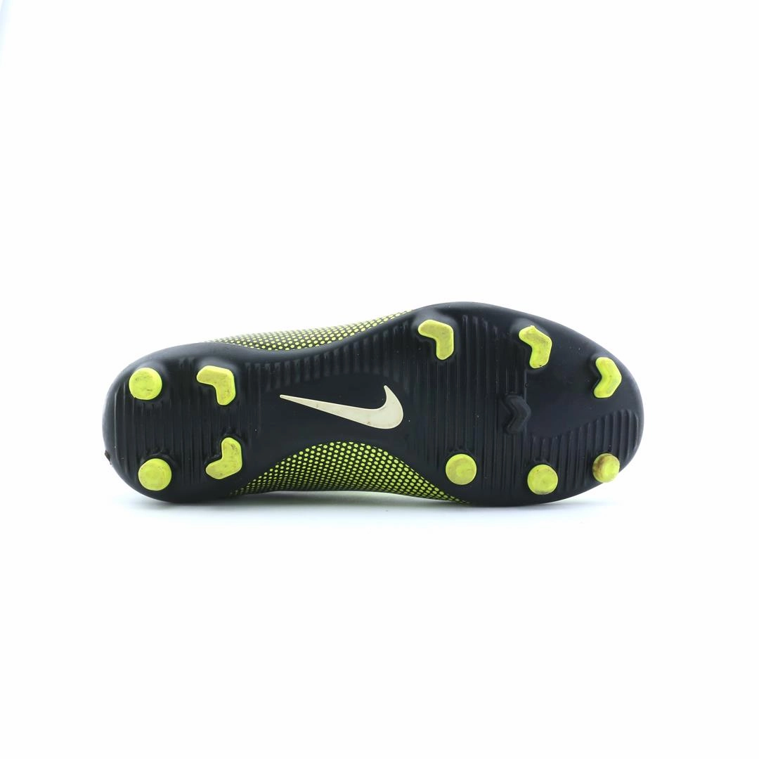 NIKE JR BRAVATA II FG Nike running shoe close-ups