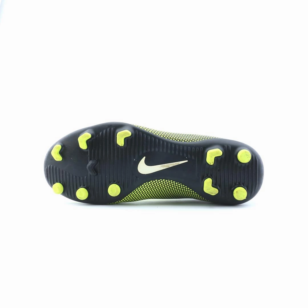 NIKE JR BRAVATA II FG Nike running shoe close-ups