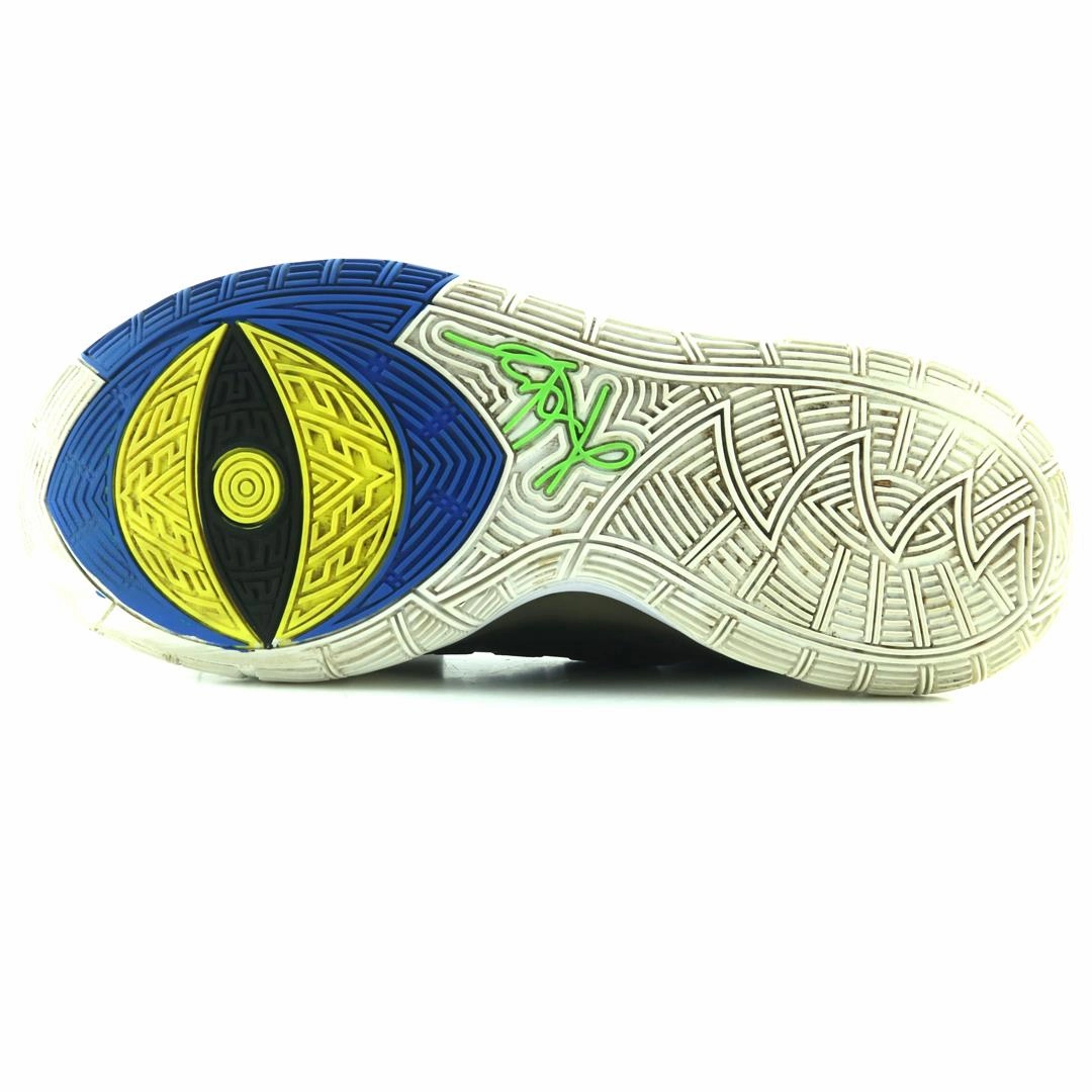 NIKE KYRIE 6 Nike sneaker detail shots