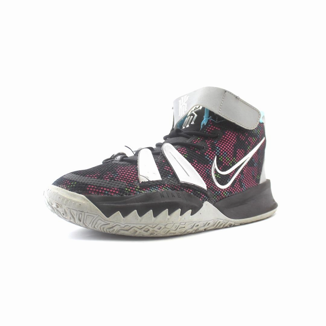 NIKE KYRIE 7 Nike performance shoe shots