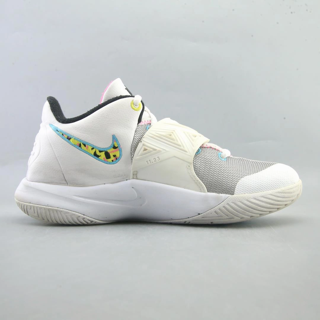 NIKE KYRIE FLYTRAP 3 Nike lifestyle footwear visuals